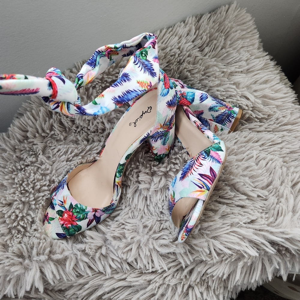 Qupid sandals